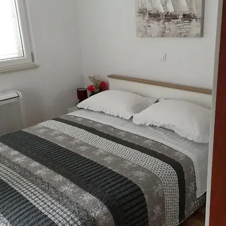 Apartman Aurora Drvis Easy Acess To Sea ,center , Restaurant Apartment