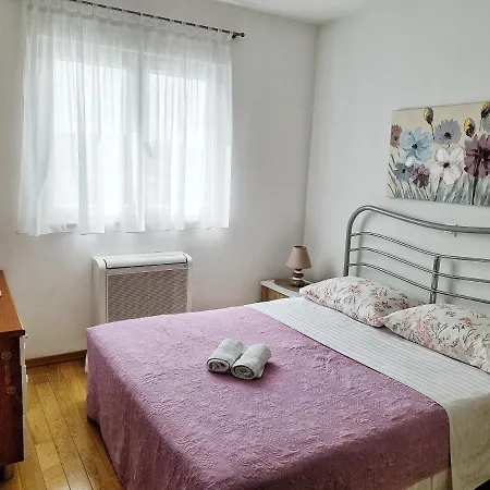 Apartman Aurora Drvis Easy Acess To Sea ,center , Restaurant Apartment